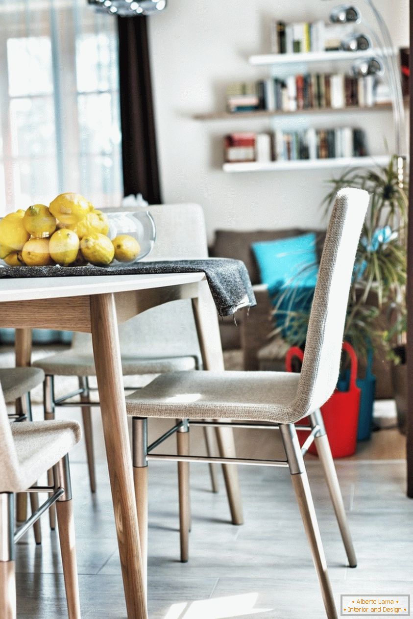 Интериорен дизайн на трапезарията, маса с лимони