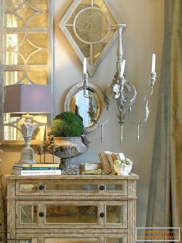 Огледални мебели и декор